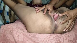 My Virgin Lips Moist And I Come Squirting For Penetrates His Stepbrother Fingers In Indian Home-made Xvideos